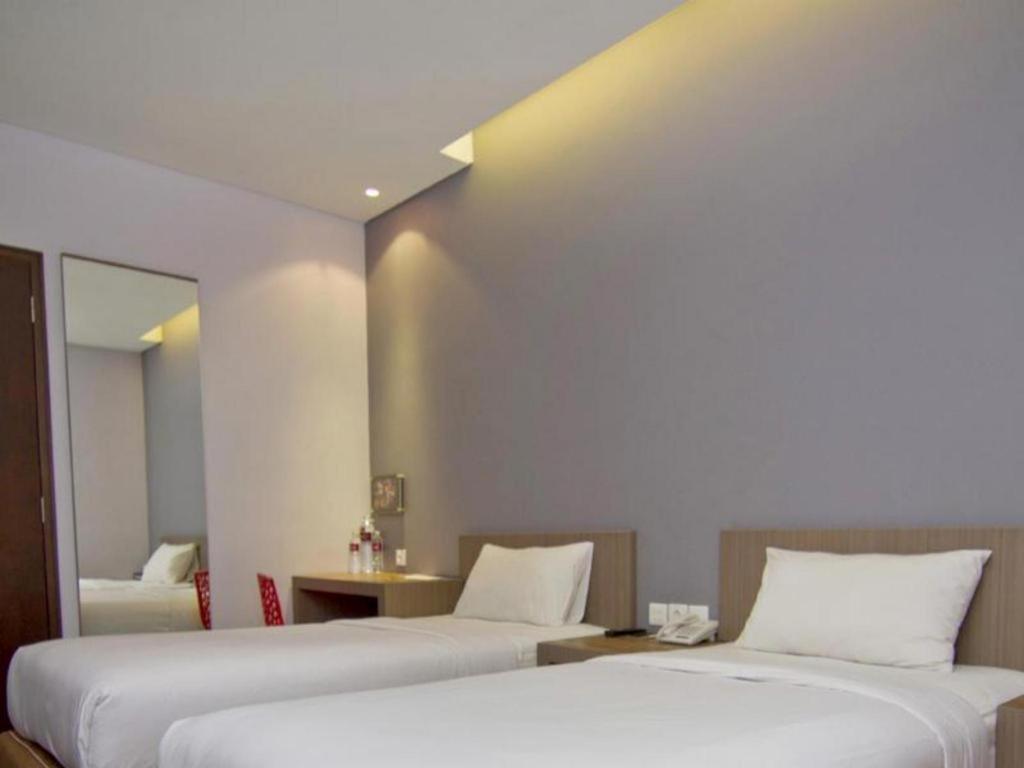 Plan B Hotel Паданг Екстериор снимка