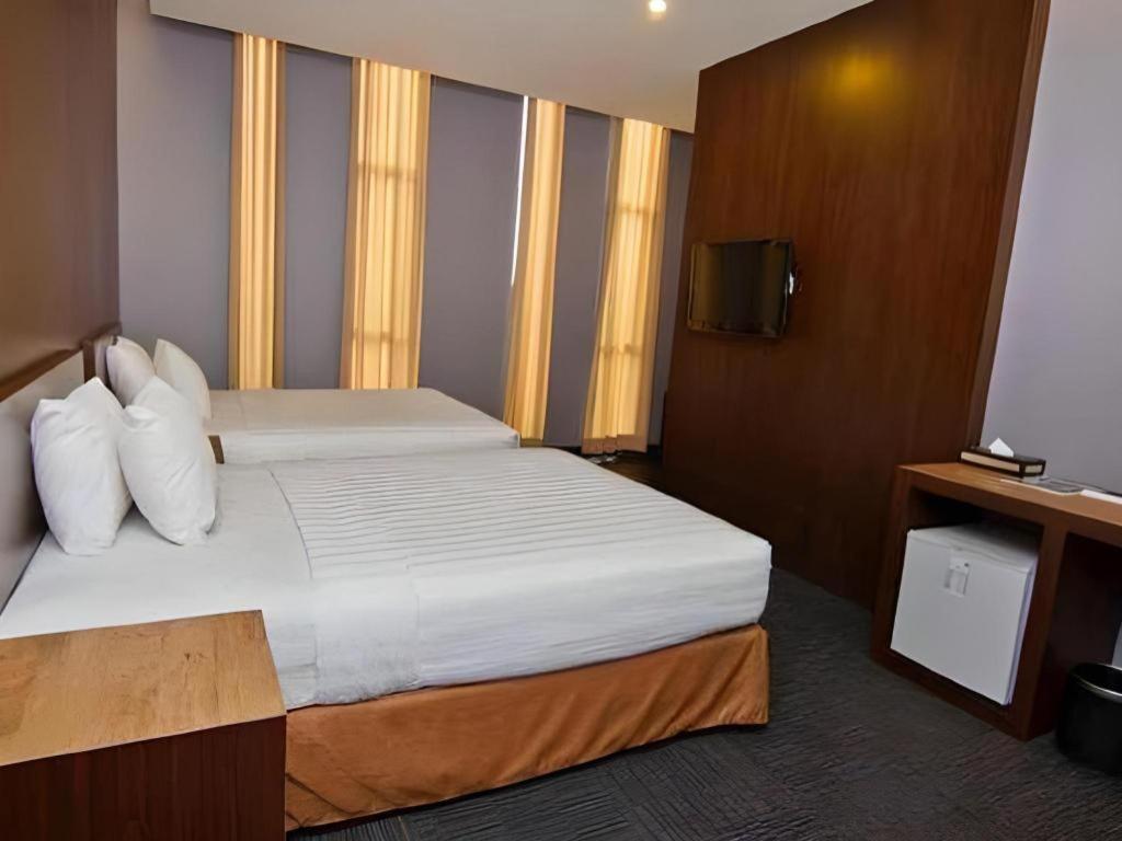 Plan B Hotel Паданг Екстериор снимка