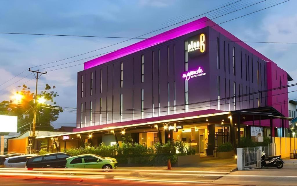 Plan B Hotel Паданг Екстериор снимка